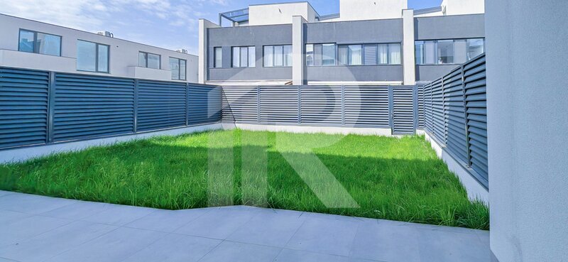 Vila Padurea Baneasa langa lac