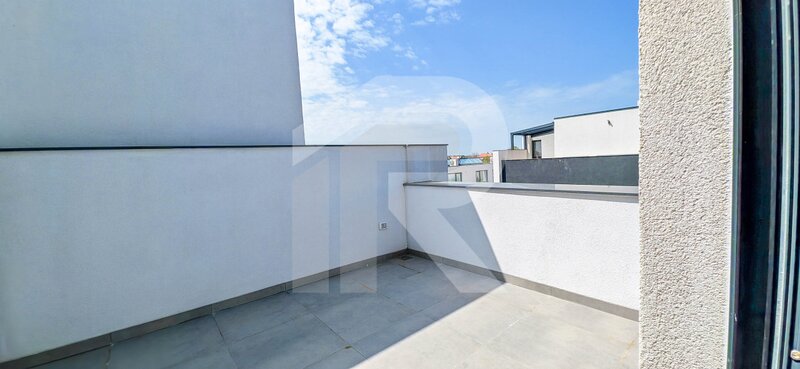 Vila Padurea Baneasa langa lac